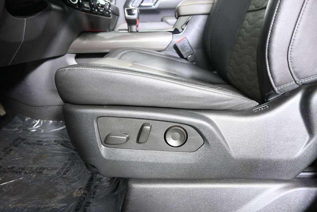 Used 2022 Chevrolet Silverado 1500 ZR2 w/ Technology Package AWD/4WD image 22