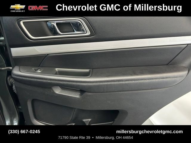 Used 2016 Ford Explorer XLT w/ Equipment Group 202A AWD/4WD image 34