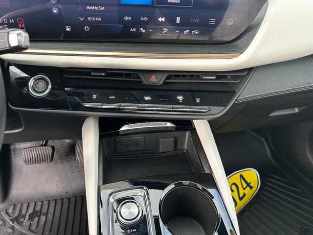 Used 2024 Buick Envision Avenir image 16