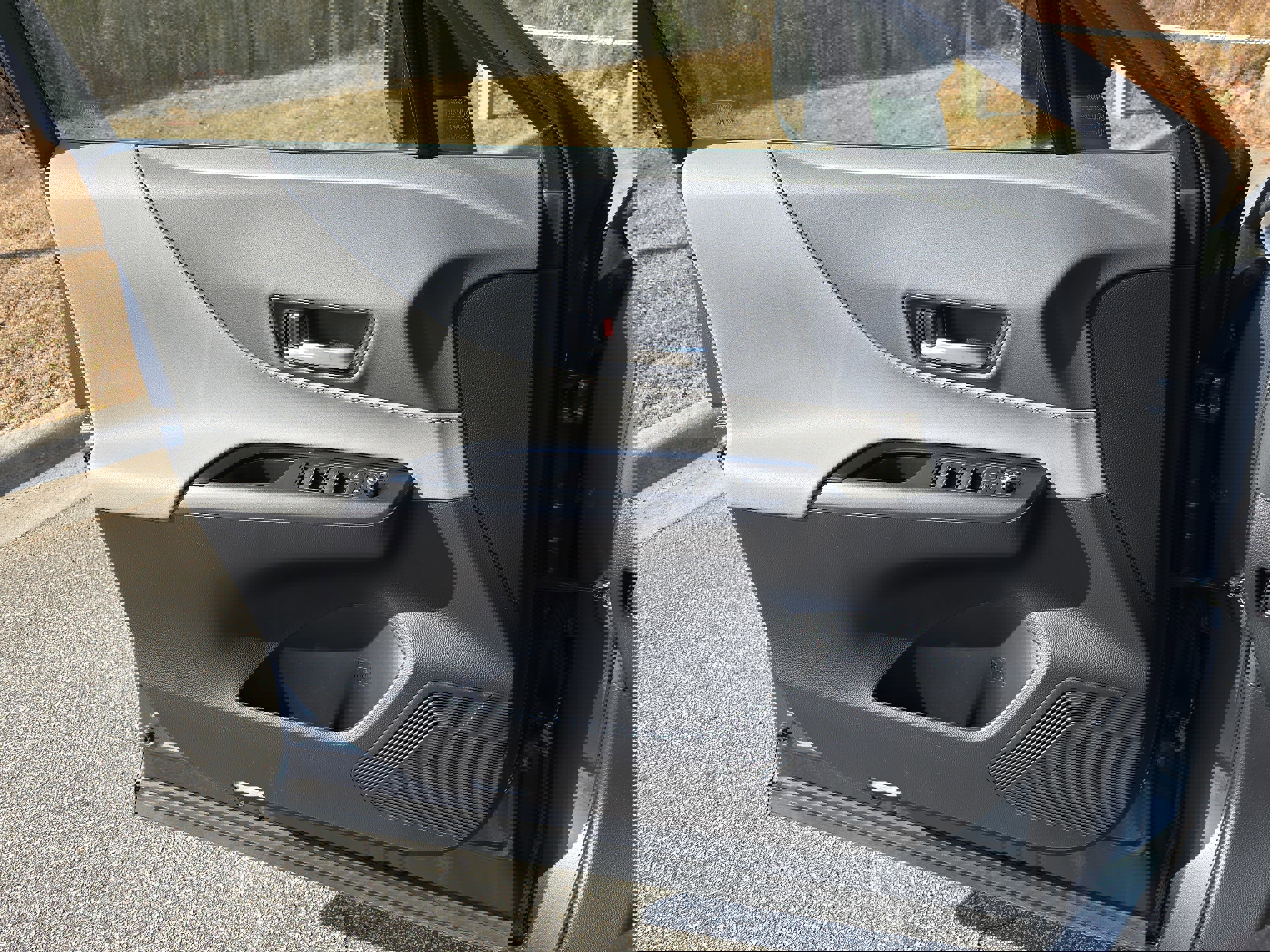 Used 2021 Toyota Venza LE image 26