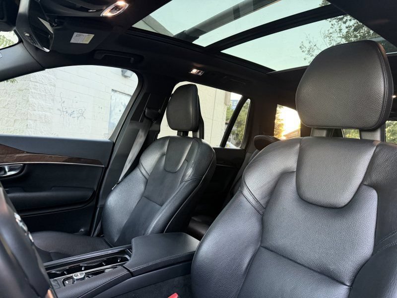 Used 2016 Volvo XC90 T6 Momentum w/ Momentum Plus Package AWD/4WD image 18