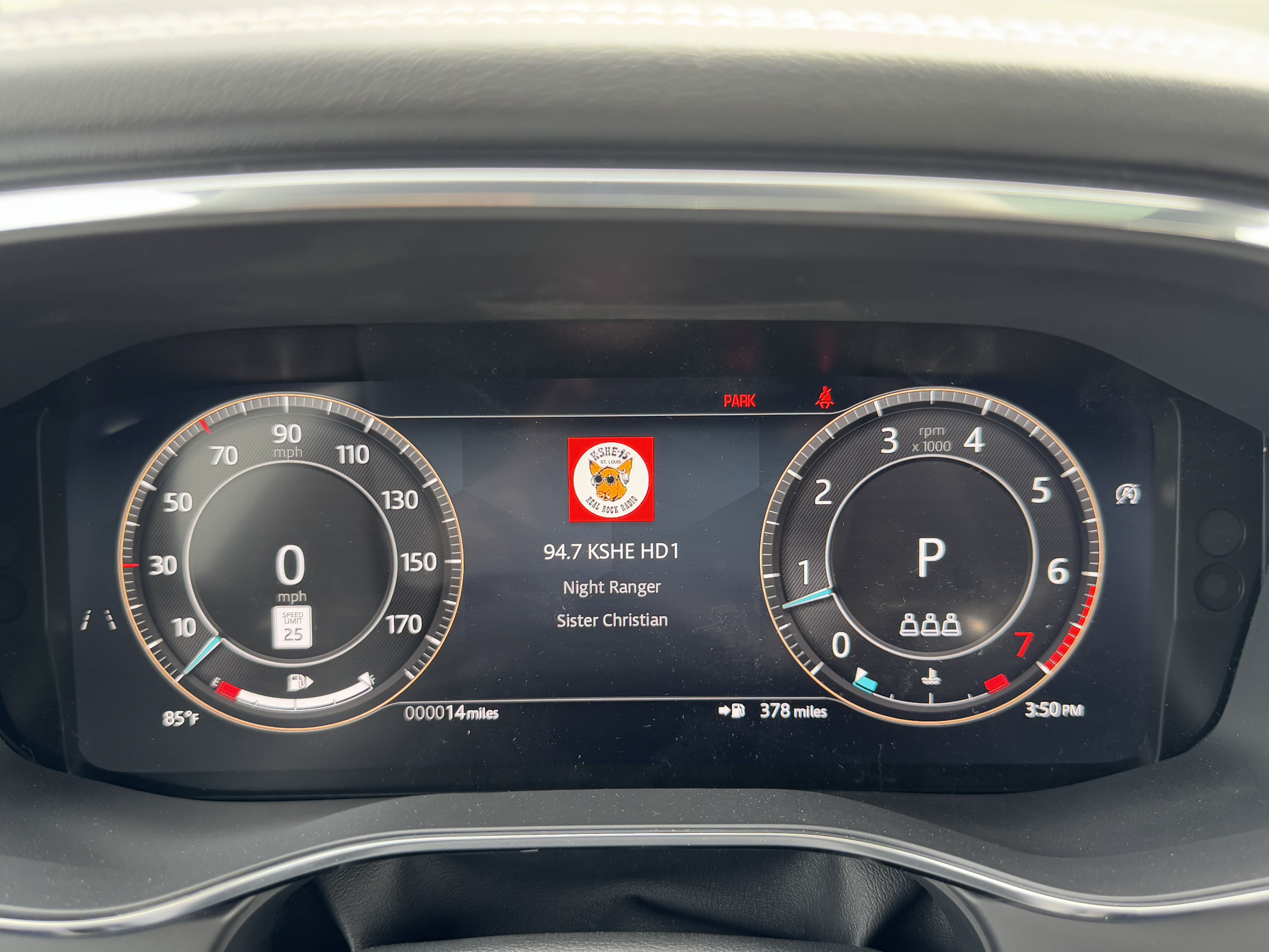 Used 2026 Jaguar F-PACE R-Dynamic S AWD/4WD image 19