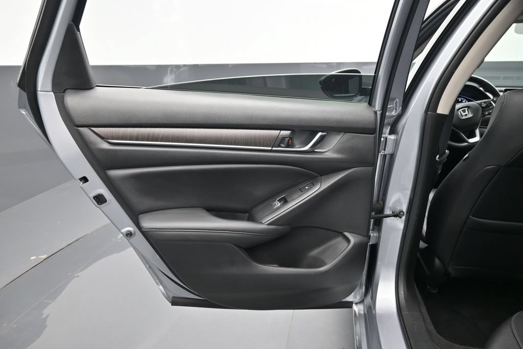 Used 2021 Honda Accord Touring image 26