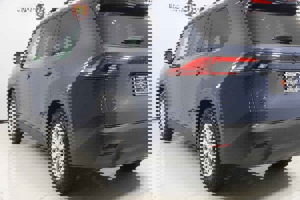 Used 2024 Toyota Grand Highlander XLE image 24