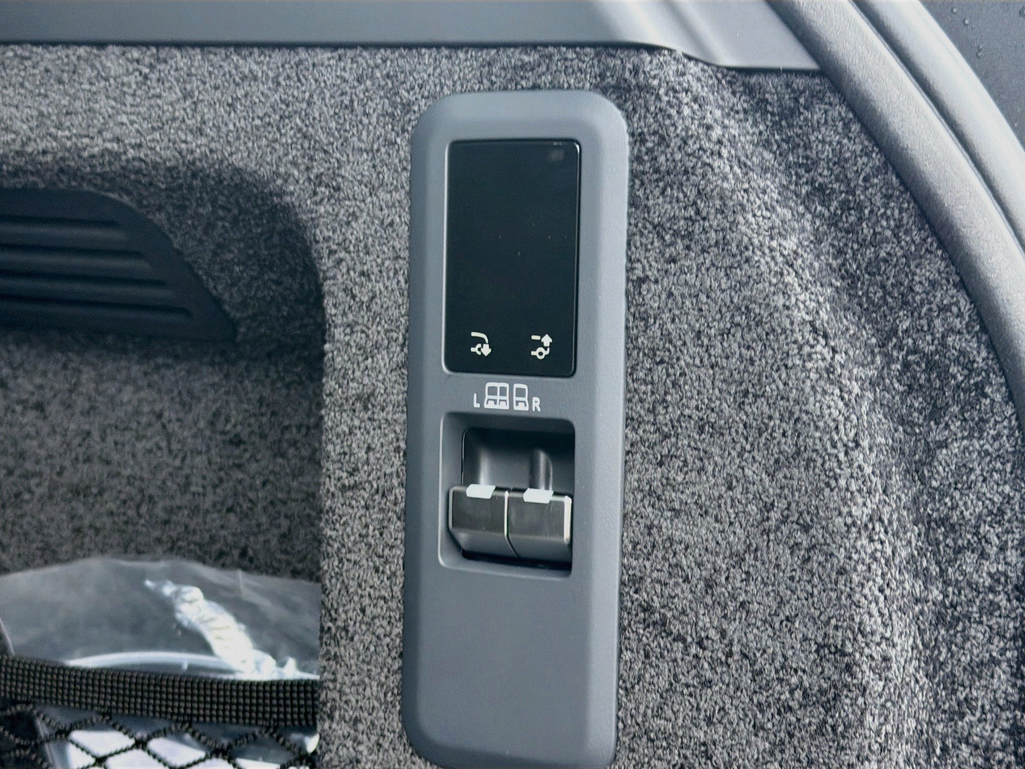 New 2026 Land Rover Range Rover SE AWD/4WD image 13