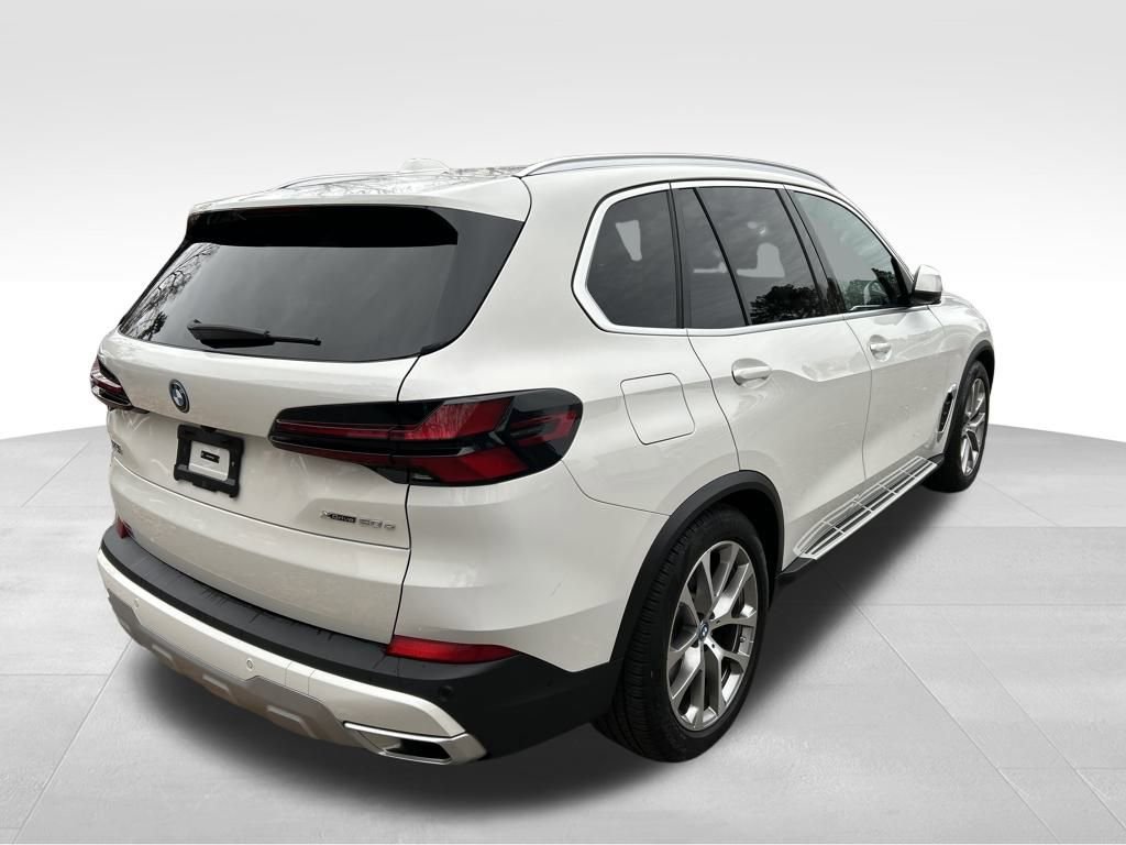 Used 2025 BMW X5 xDrive50e image 5
