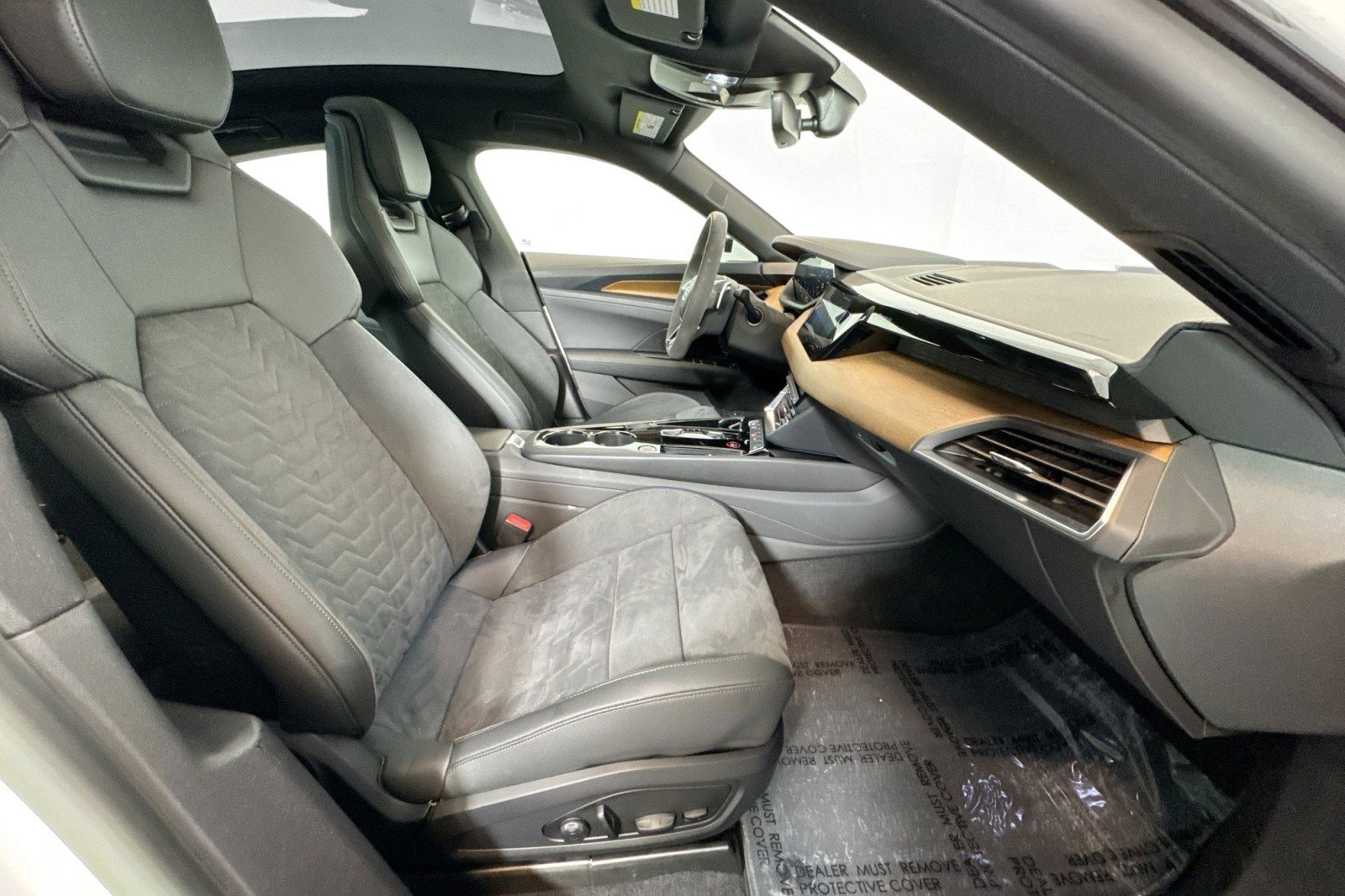 Used 2022 Audi e-tron GT Premium Plus image 26