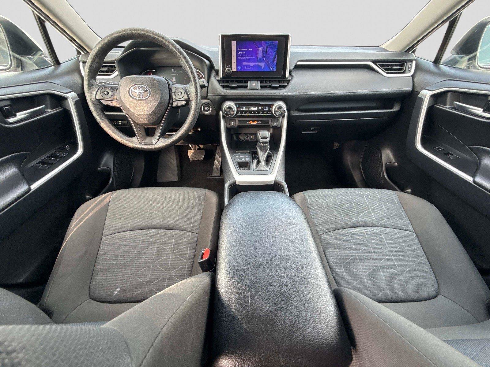 Used 2025 Toyota RAV4 XLE AWD/4WD image 15