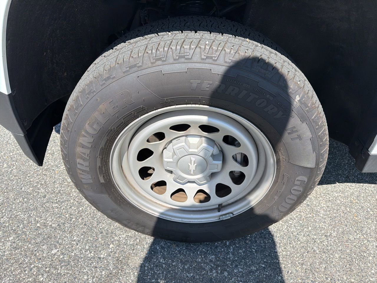 Used 2024 Chevrolet Colorado W/T image 11