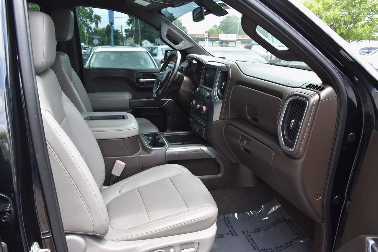 Used 2019 Chevrolet Silverado 1500 LTZ w/ LTZ Convenience Package RWD image 16