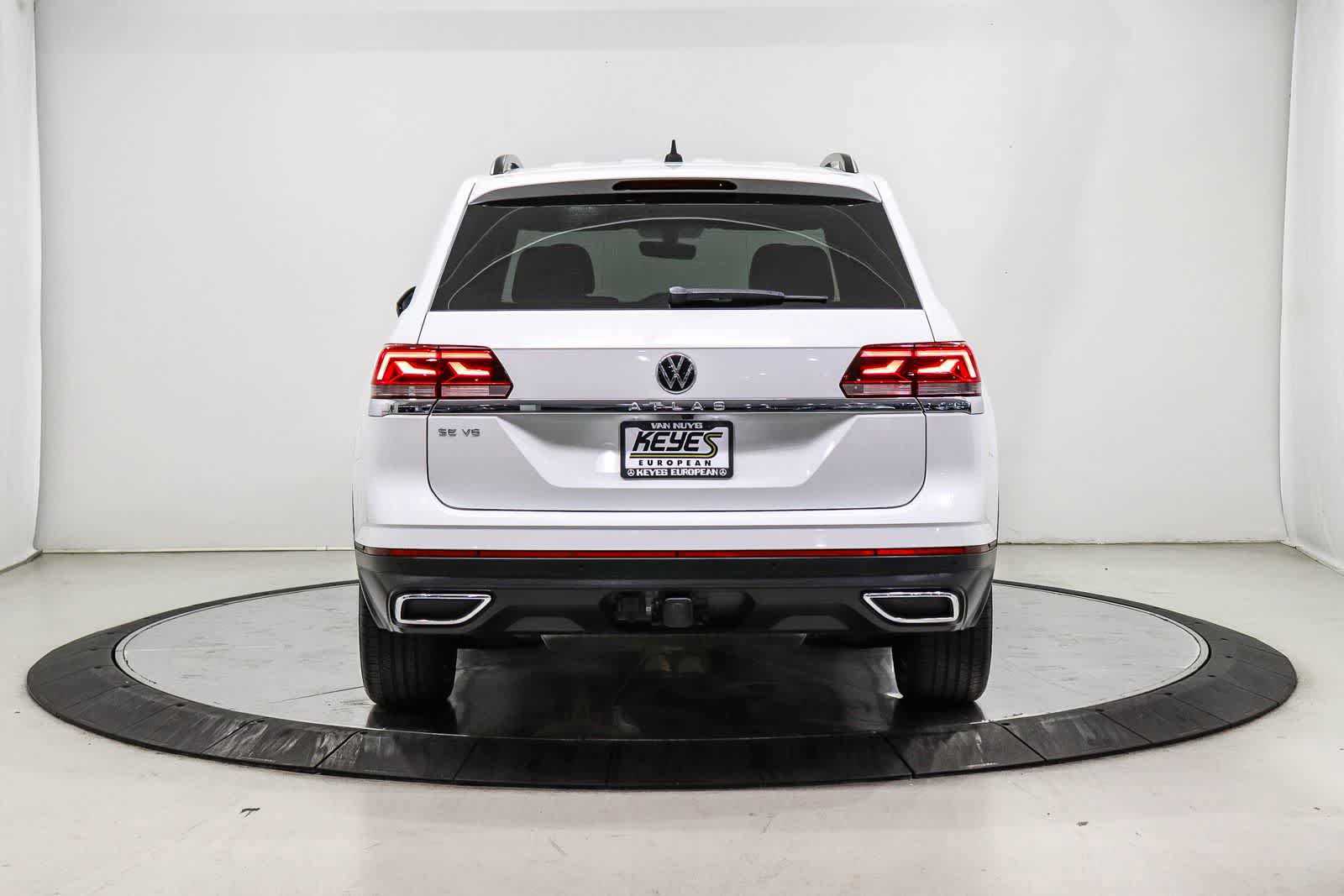 Used 2022 Volkswagen Atlas SE w/ Panoramic Sunroof Package FWD image 3