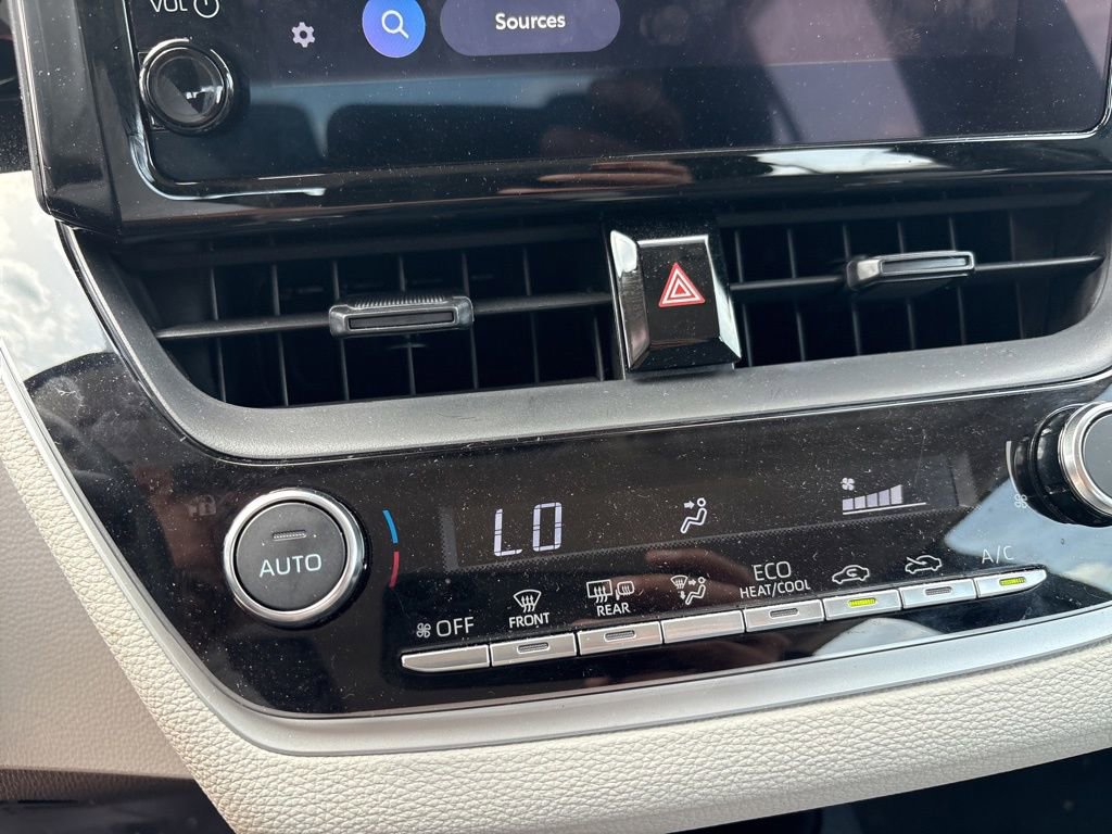 Used 2026 Toyota Corolla LE FWD image 17