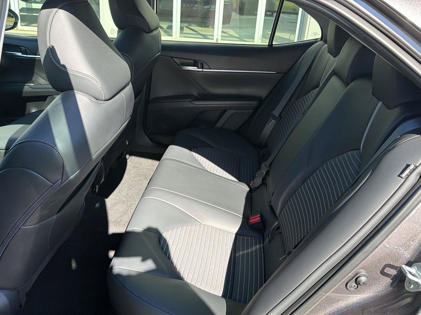 Used 2023 Toyota Camry SE FWD image 11