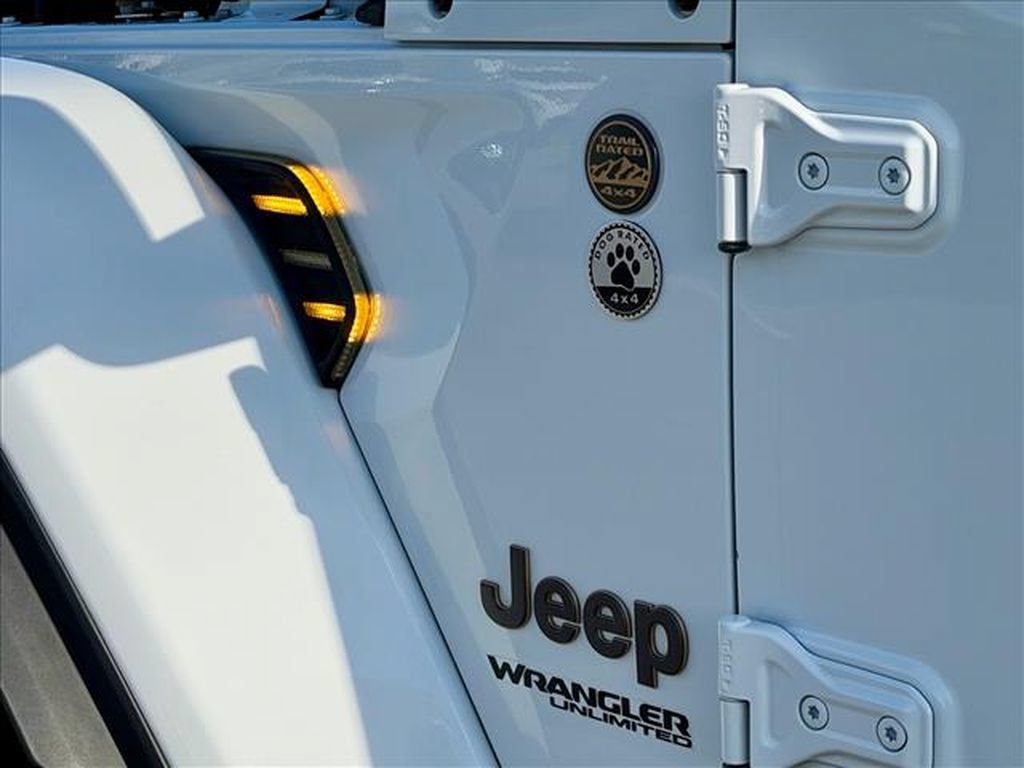 Used 2022 Jeep Wrangler Unlimited Rubicon w/ Trailer Tow Package AWD/4WD image 13