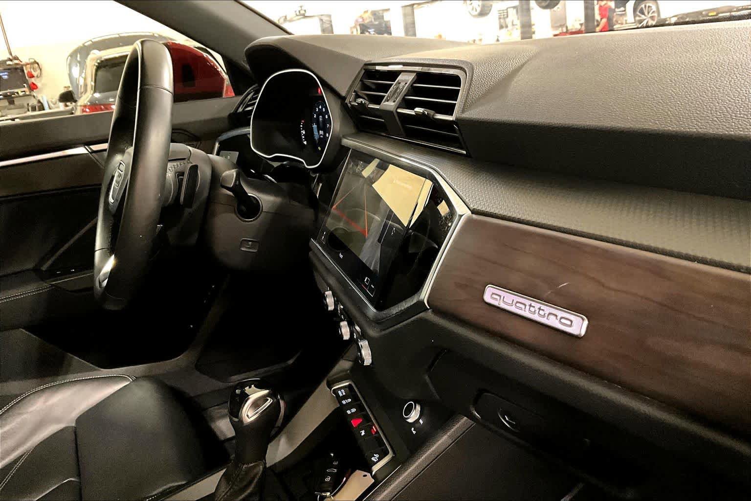 Used 2024 Audi Q3 2.0T Premium Plus w/ Premium Plus Package AWD/4WD image 18