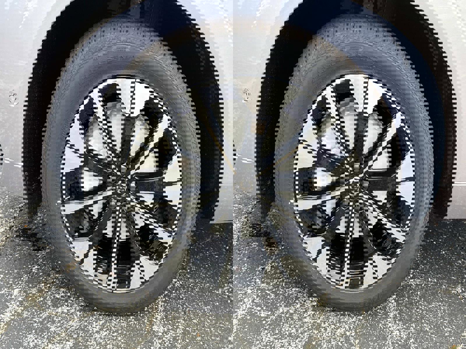 New 2026 Volvo XC60 B5 Plus w/ Climate Package image 10