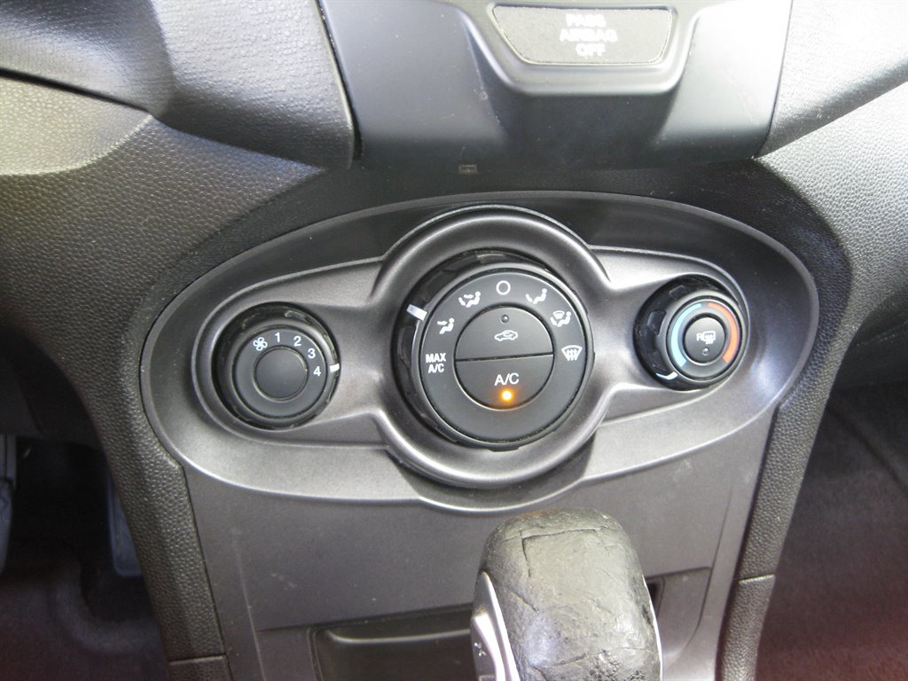 Used 2016 Ford Fiesta S image 19