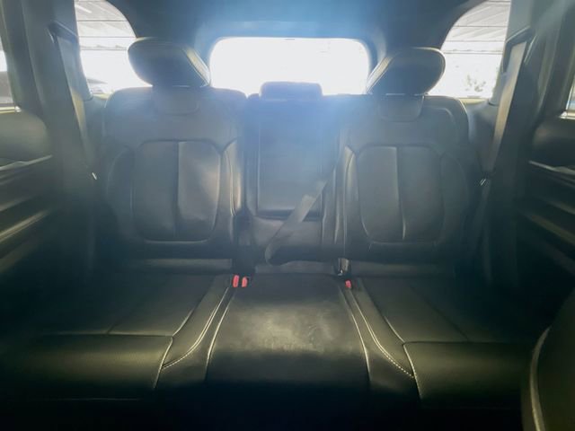 Used 2022 Jeep Grand Cherokee Overland w/ Luxury Tech Group IV AWD/4WD image 26