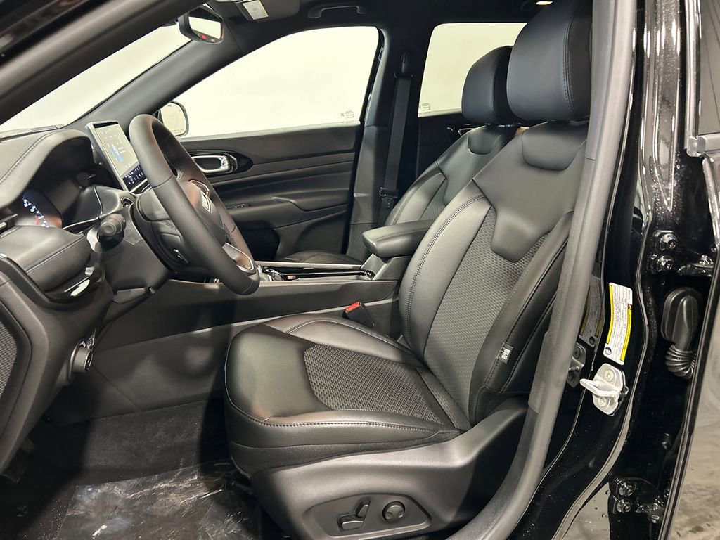New 2026 Jeep Compass Latitude image 15