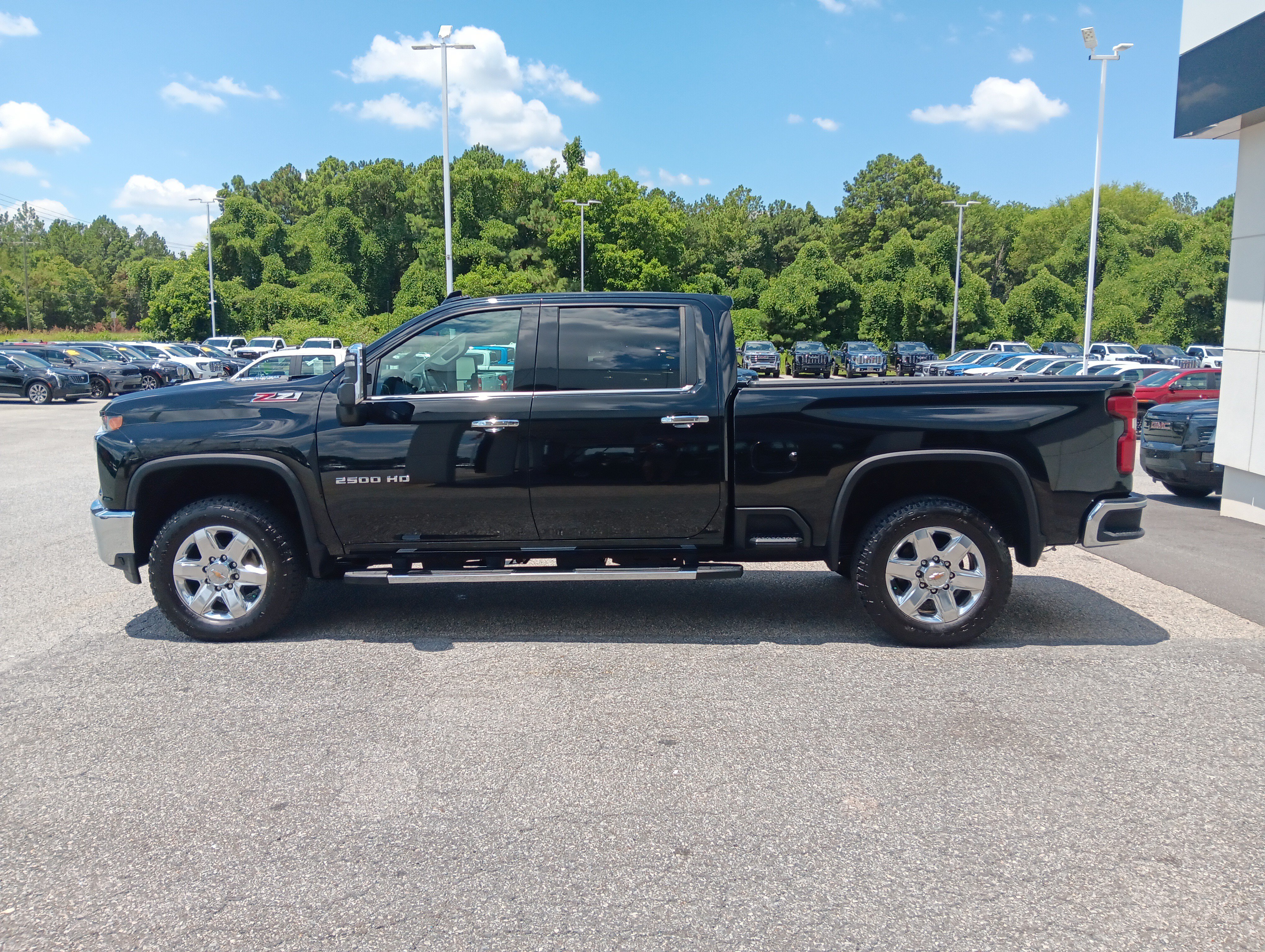 Used 2023 Chevrolet Silverado 2500 LTZ w/ LTZ Convenience Package AWD/4WD image 4