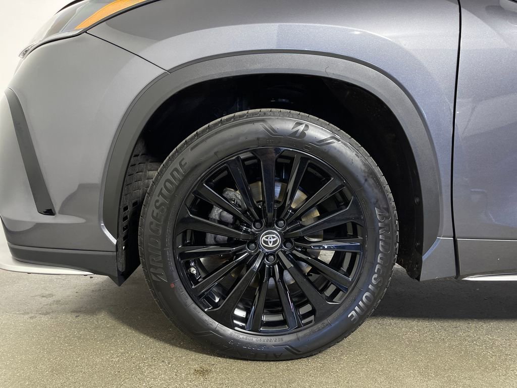 Certified 2025 Toyota Highlander XSE AWD/4WD image 11