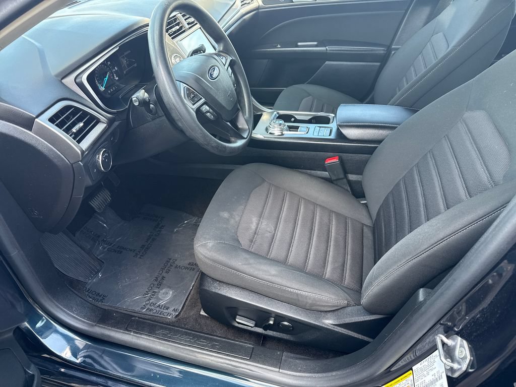 Used 2020 Ford Fusion SE FWD image 19