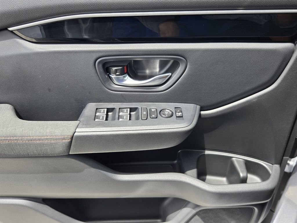 Used 2025 Honda Pilot Sport image 26
