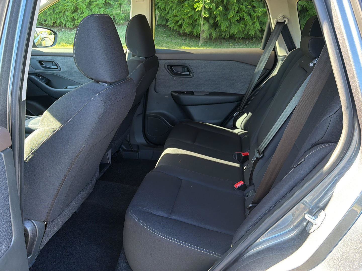 Used 2023 Nissan Rogue S AWD/4WD image 10
