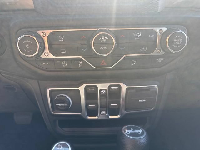 Used 2019 Jeep Wrangler Unlimited Sahara AWD/4WD image 15