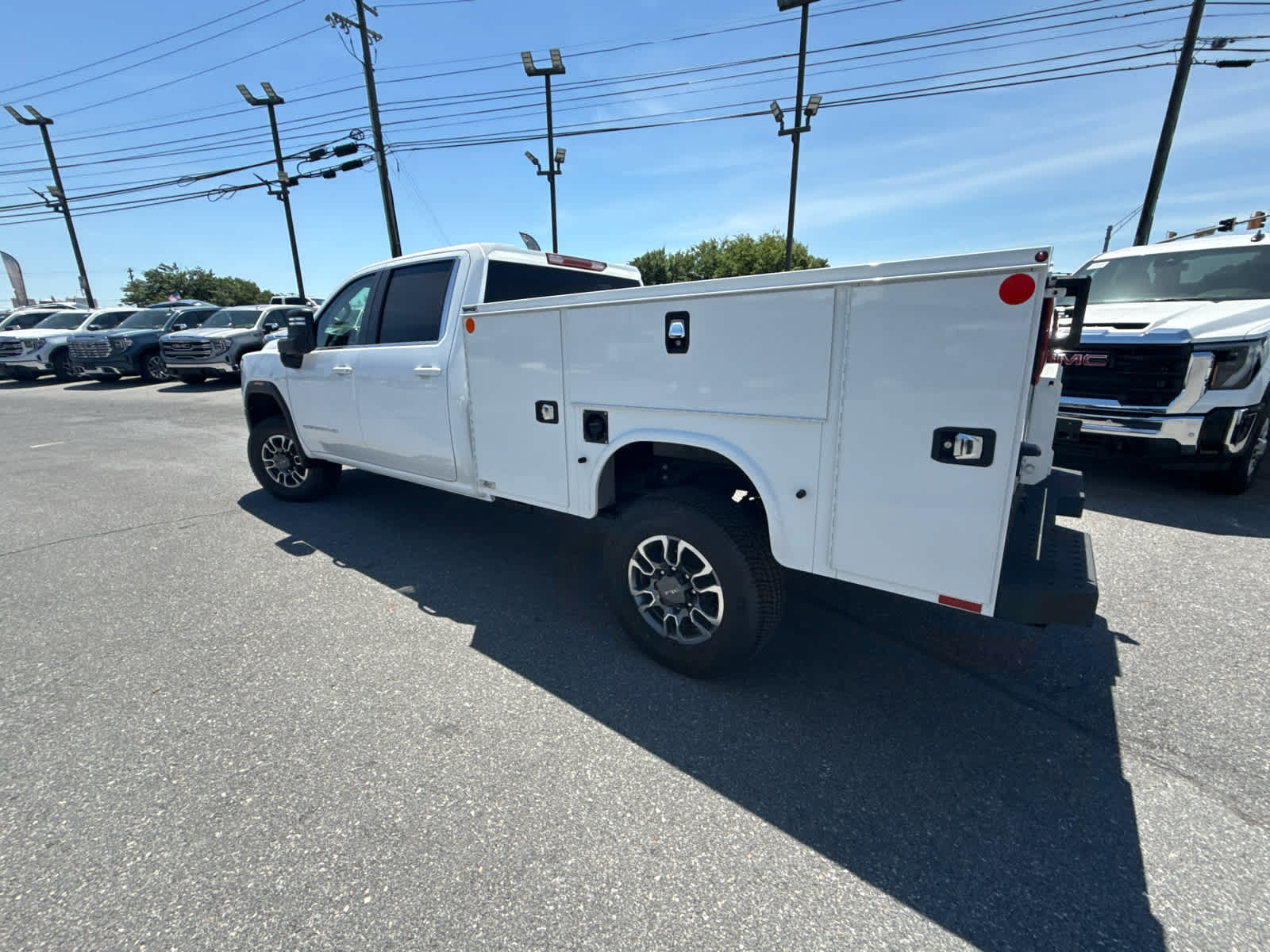 New 2026 GMC Sierra 3500 SLE w/ SLE Convenience Package AWD/4WD image 11