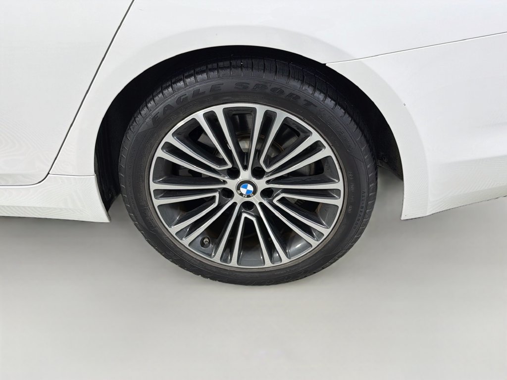 Used 2020 BMW 530i w/ Convenience Package RWD image 31