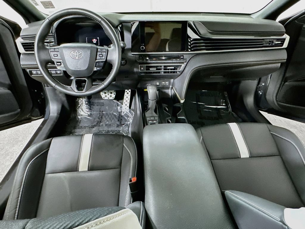 Used 2026 Toyota Camry SE FWD image 14