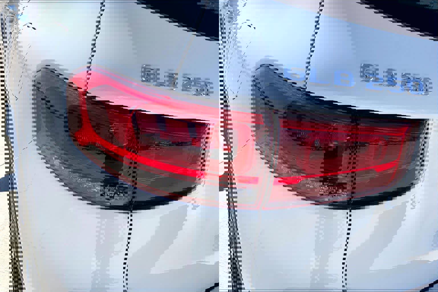 Used 2022 Mercedes-Benz GLB 250 image 24