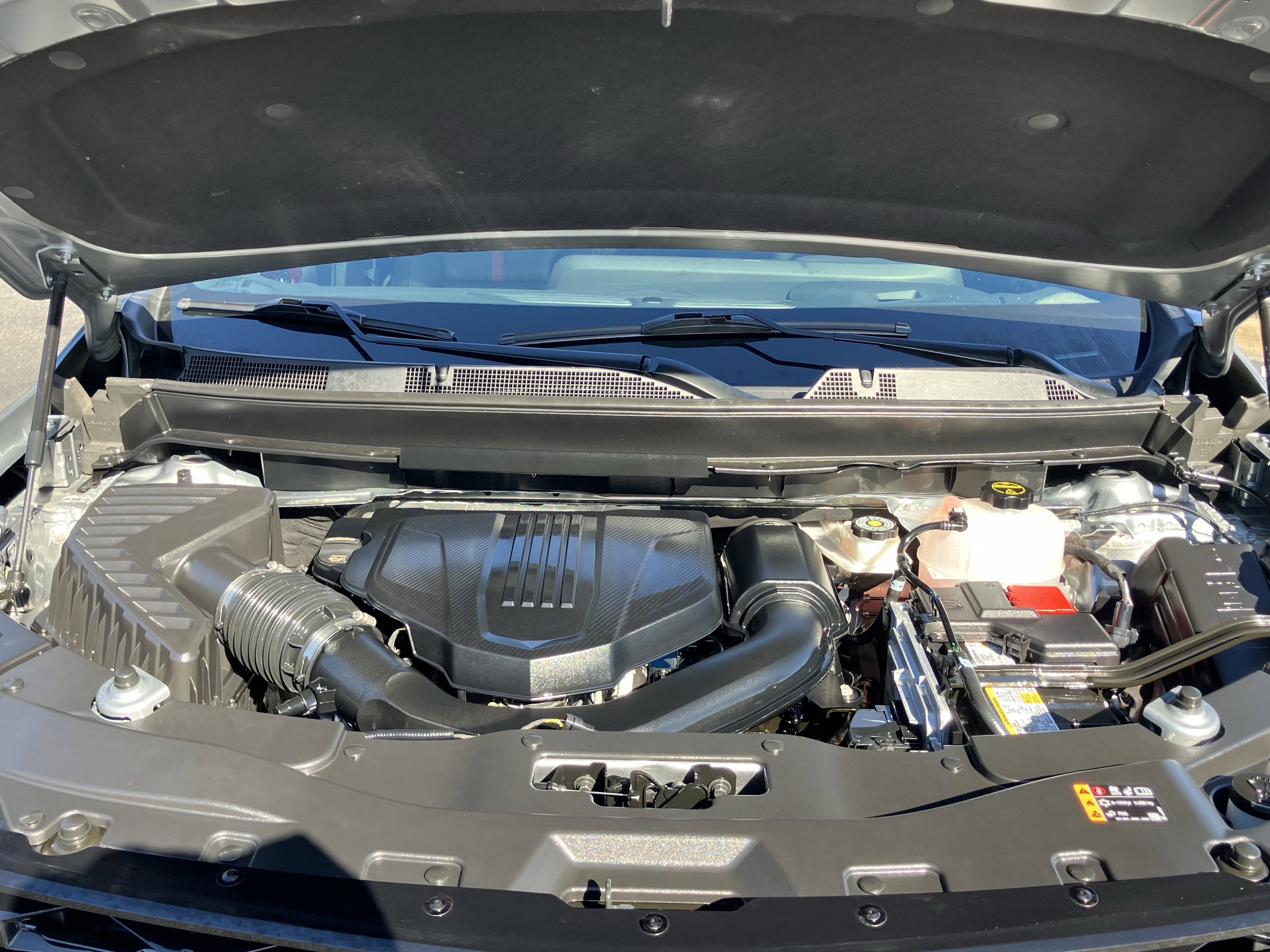 Used 2025 Chevrolet Traverse RS image 37