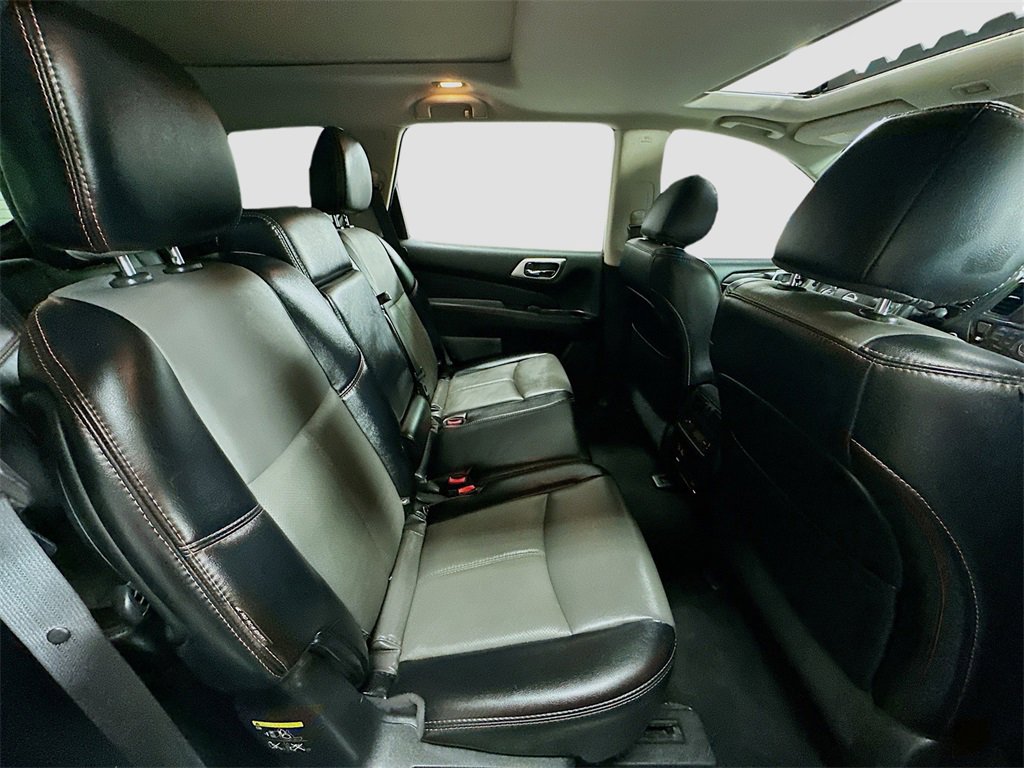 Used 2020 Nissan Pathfinder SL image 26