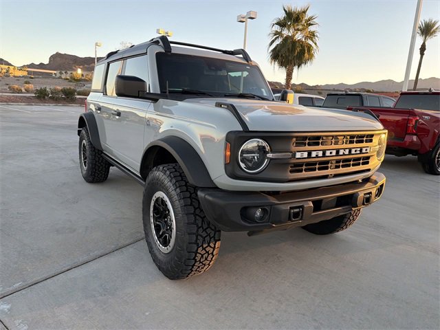 Used 2022 Ford Bronco Black Diamond w/ Sasquatch Package image 3