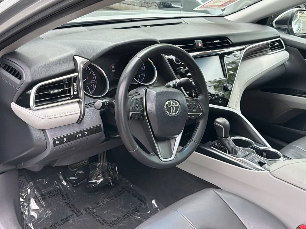Used 2018 Toyota Camry XLE FWD image 21