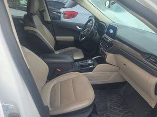 Used 2020 Ford Escape Titanium w/ Titanium Premium Package 2.0 AWD/4WD image 6