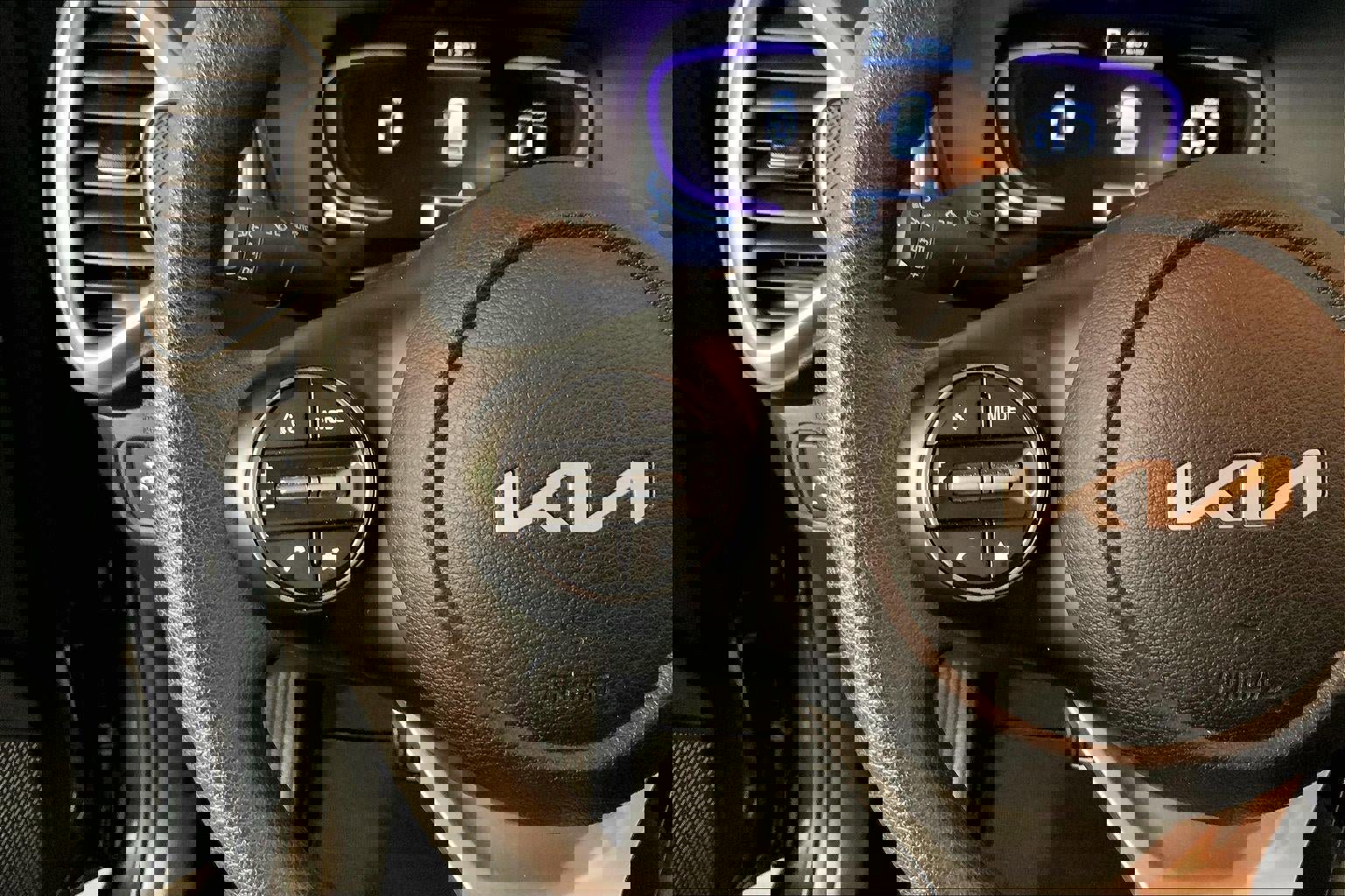 Certified 2025 Kia Soul LX image 18