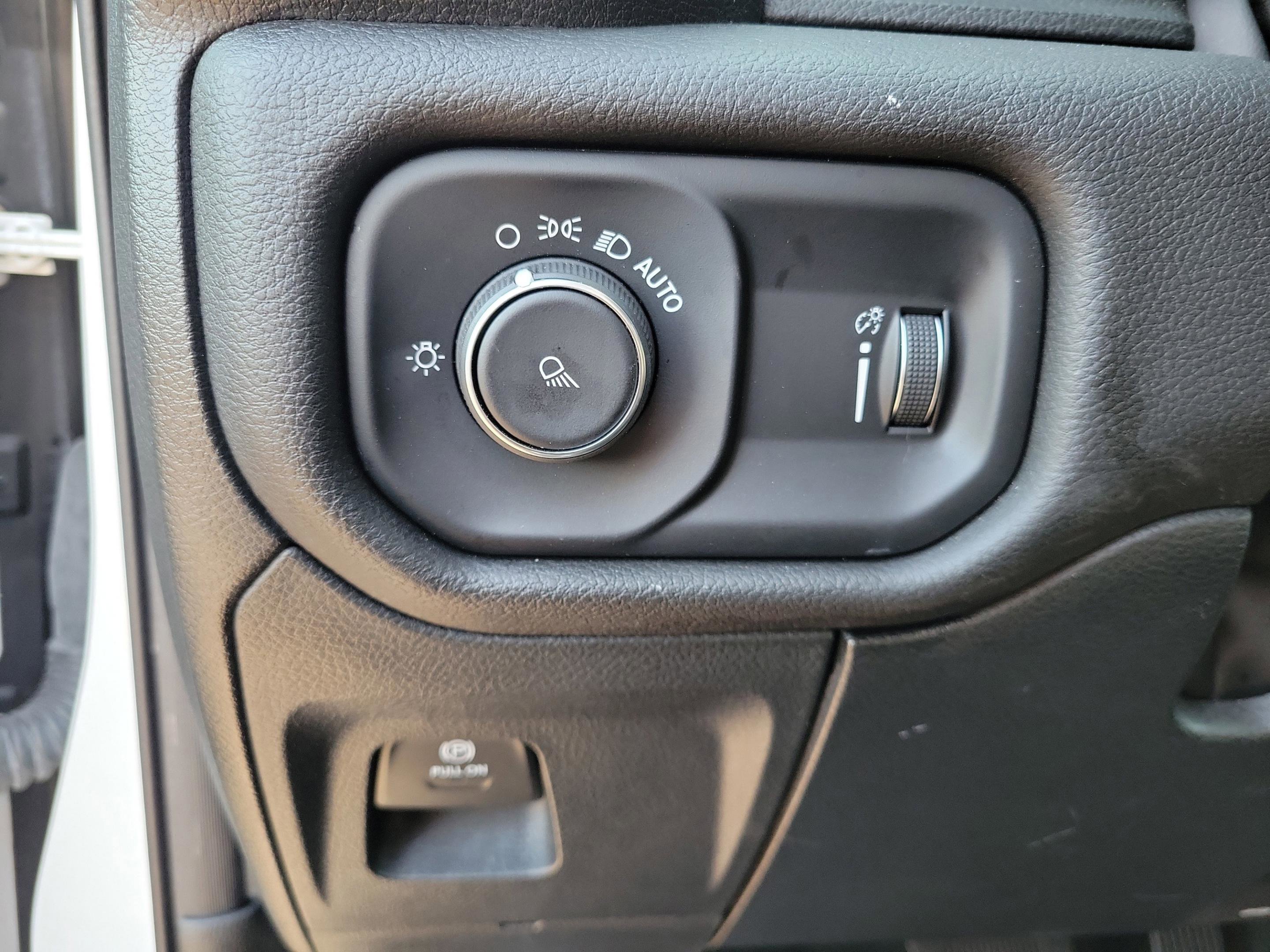 Used 2024 RAM 1500 Laramie image 24