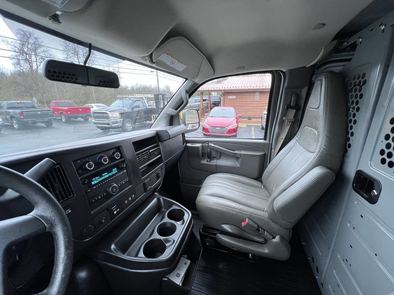 Used 2018 GMC Savana 2500 Extended image 20