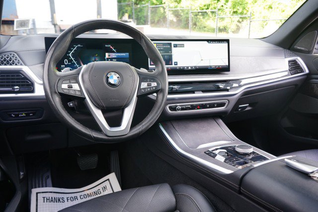 Used 2024 BMW X5 xDrive40i w/ Premium Package image 2