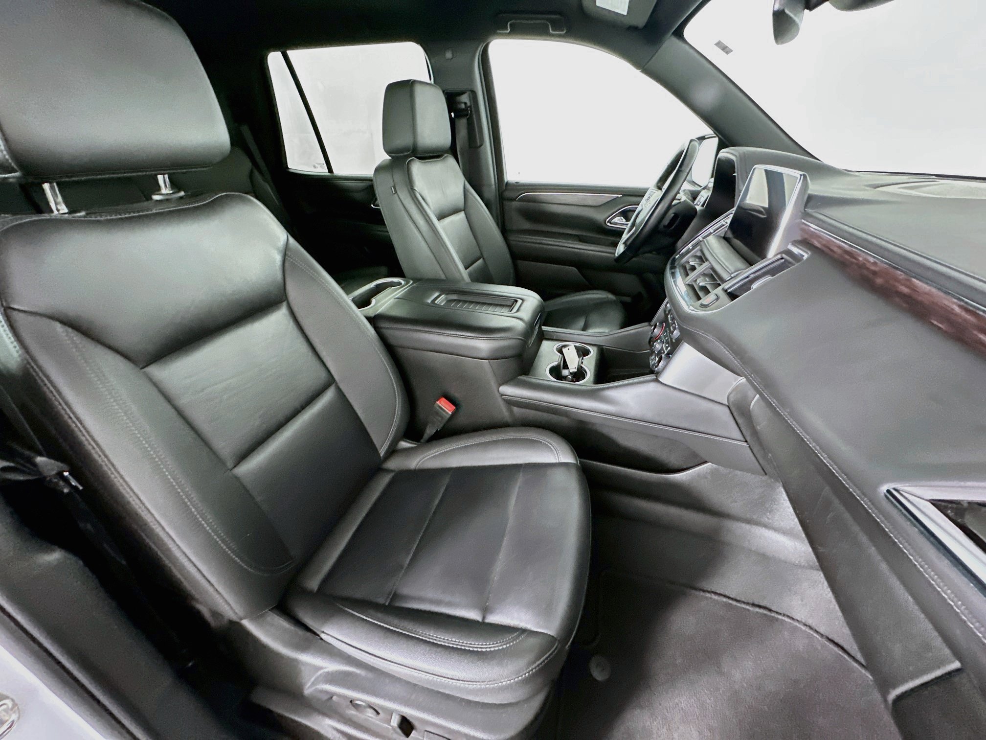 Used 2024 Chevrolet Tahoe LT w/ Luxury Package RWD image 33