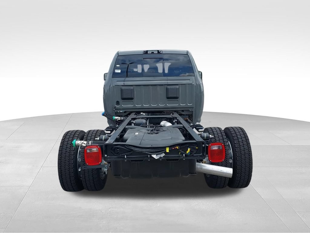 New 2026 RAM 4500 4x4 Crew Cab DRW w/ Laramie Trim Package image 7