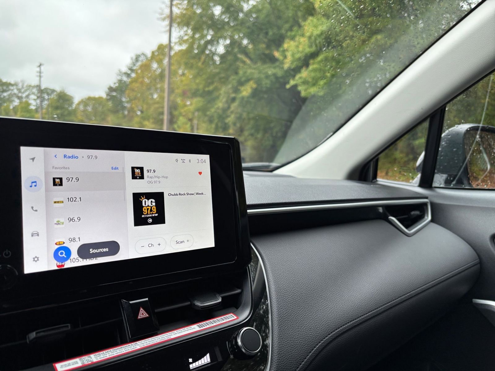 Used 2025 Toyota Corolla Cross LE image 35