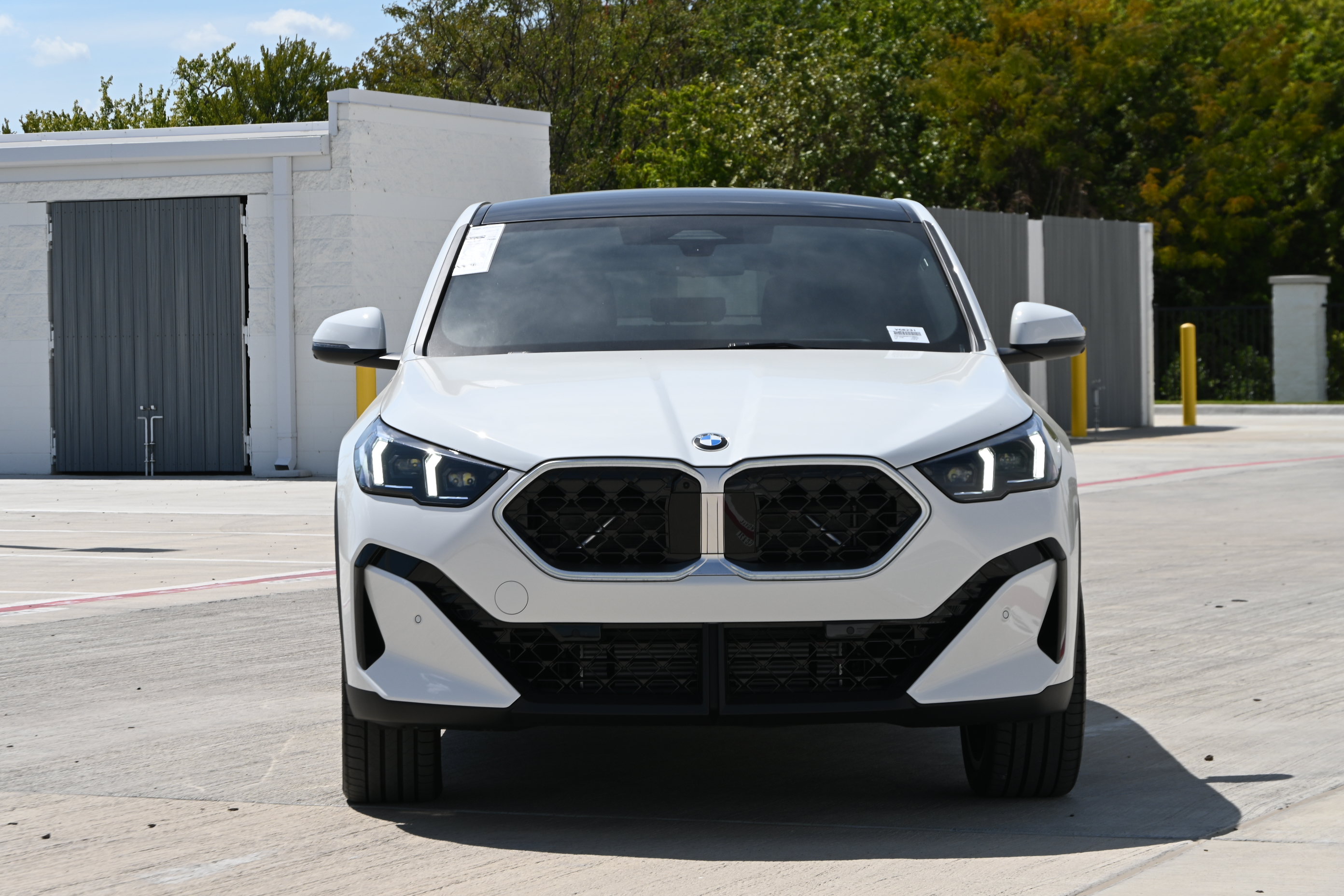 New 2027 BMW X2 xDrive28i AWD/4WD image 2