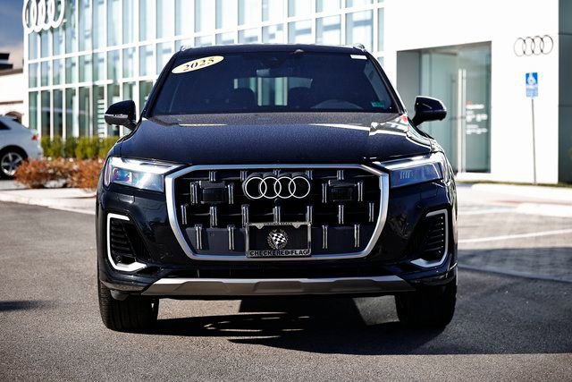 Used 2025 Audi Q7 3.0T Premium Plus image 13