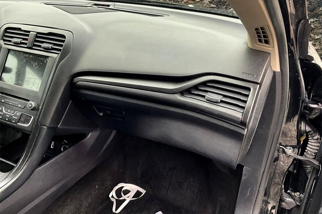 Used 2018 Ford Fusion SE w/ Equipment Group 201A image 15