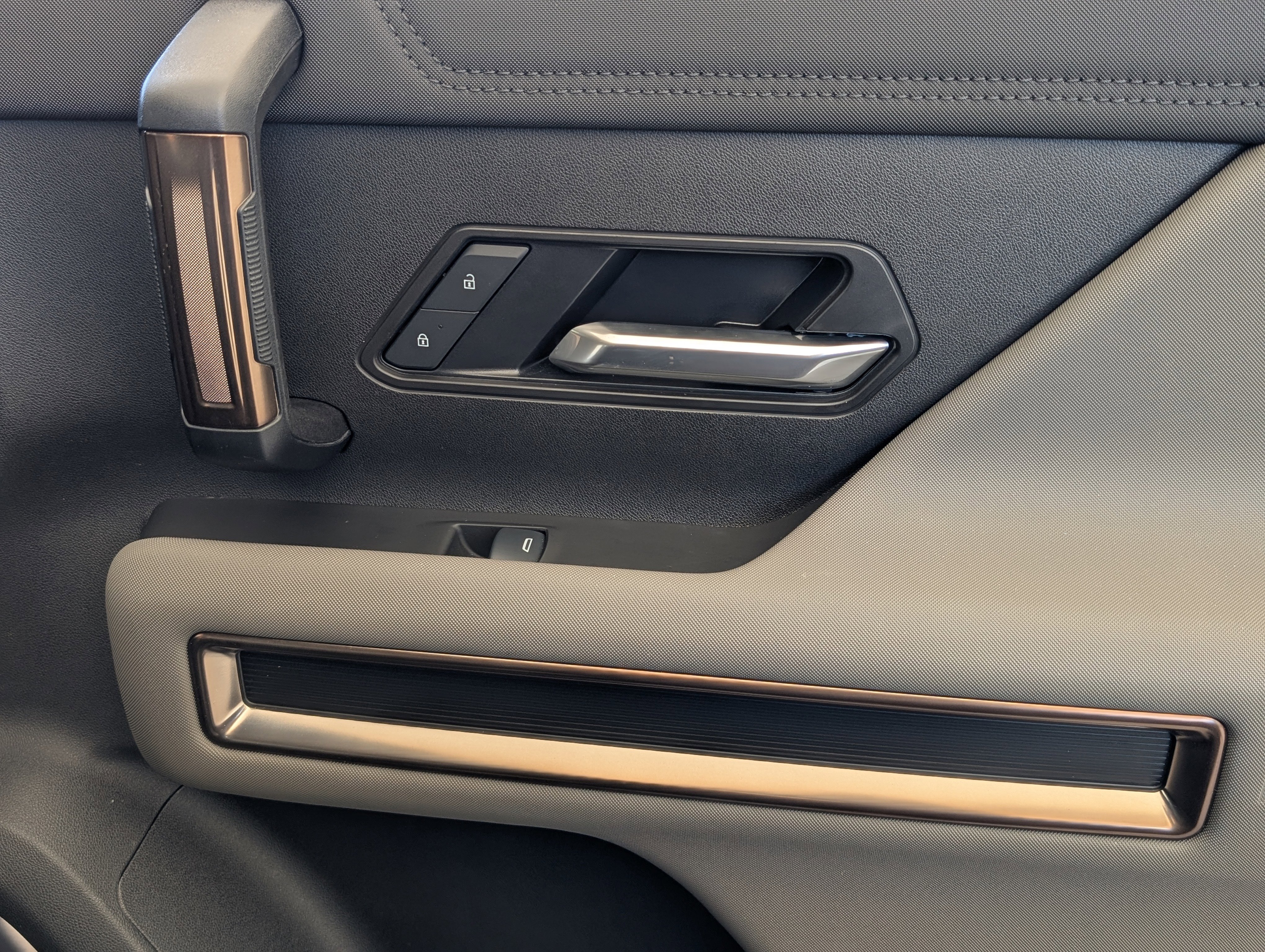 Used 2025 GMC Hummer EV 2X image 27