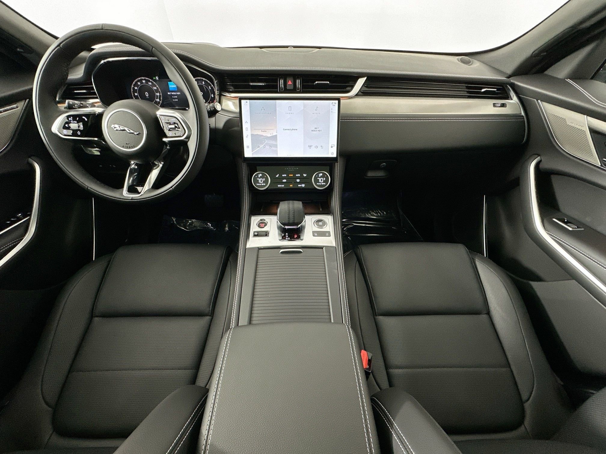 Certified 2026 Jaguar F-PACE R-Dynamic S AWD/4WD image 21
